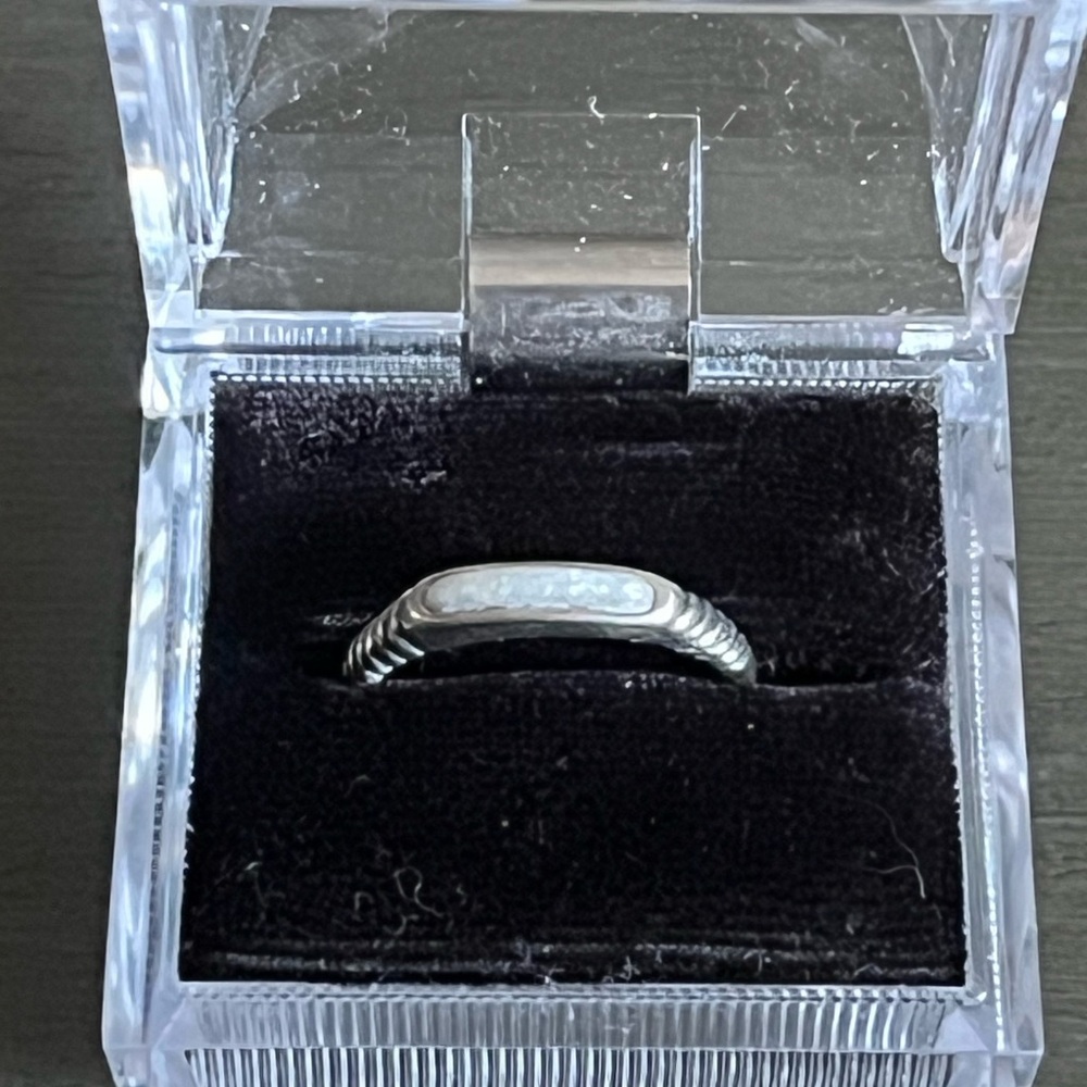CAROLYN POLLACK STERLING SILVER STACKING RING SIZE 8 1/2 includes one ring